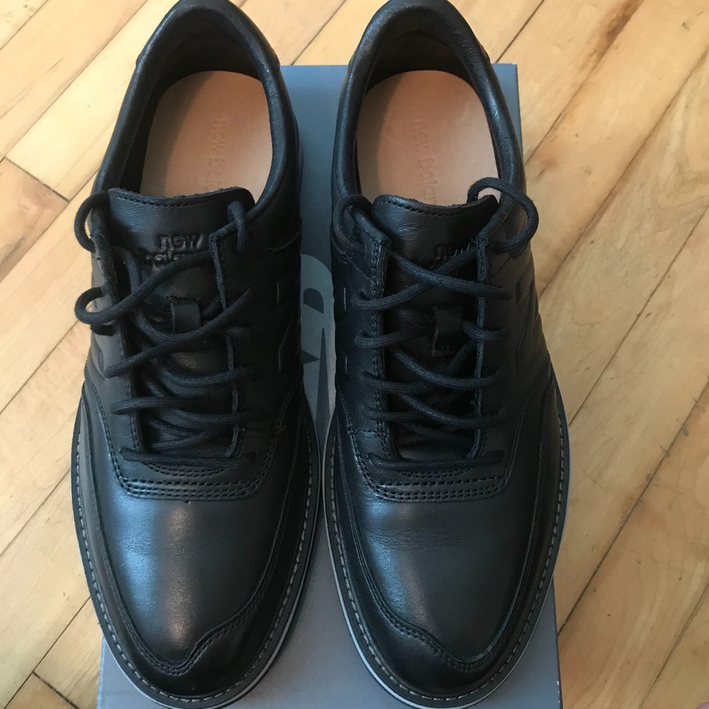 New Balance Men's 1100 Leather Dress Shoe